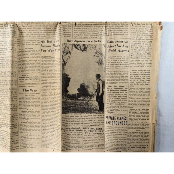 ORIGINAL! WWII Dec 8, 1941 newspaper Japan attacks Pearl Harbor, US DECLARE WAR! - Picture 8 of 16